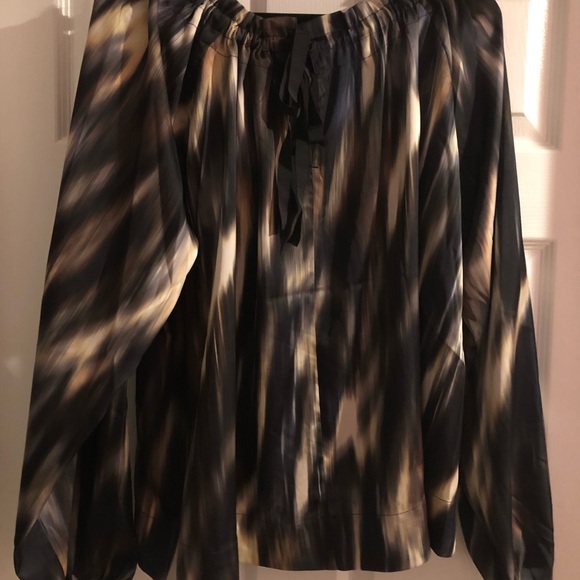 Balloon Sleeve Black Patterned Blouse - Picture 3 of 10